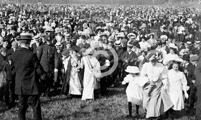 Crowds in Hyde Park on Women's Sunday, 21st June 1908. Creator: Unknown.