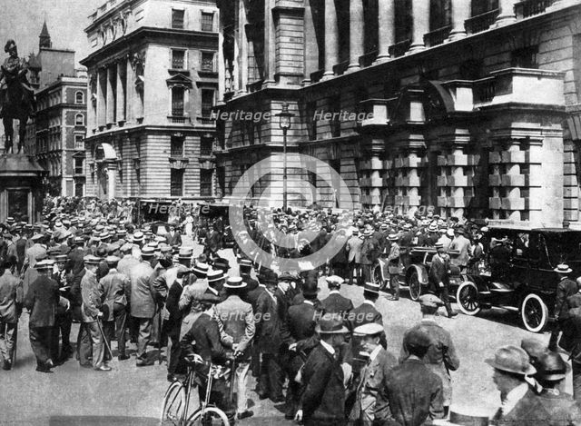 Crowds wait in London to see if there will be war, 4th August 1914 (1937). Artist: Fox