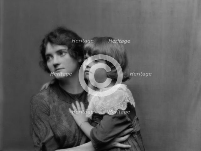 Cuthbert, Mrs. (Mrs. Wentworth), and Salanne, portrait photograph, 1912 Nov. 16. Creator: Arnold Genthe.