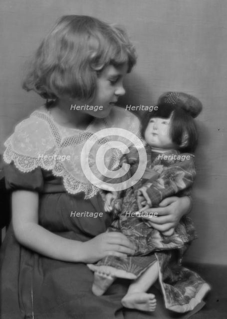 Cuthbert, Salanne, daughter of Mrs. Cuthbert (Mrs. Wentworth), portrait photograph, 1912 Nov. 16. Creator: Arnold Genthe.