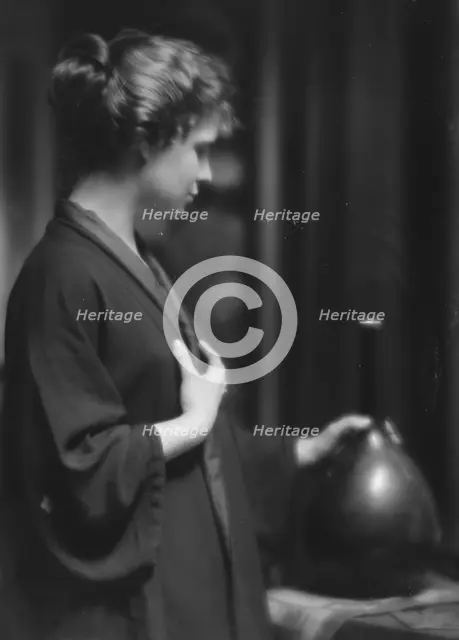 Cutler, Miss, portrait photograph, 1915 May 26. Creator: Arnold Genthe.