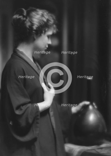 Cutler, Miss, portrait photograph, 1915 May 26. Creator: Arnold Genthe.