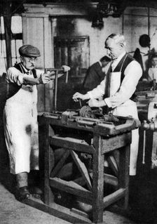 Cutting a key barrel, London, 1926-1927
