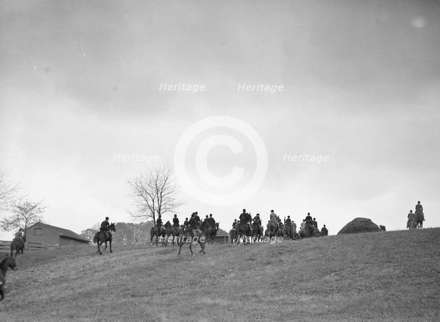 Cutting hunt, 1933 Nov. Creator: Arnold Genthe.