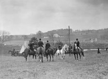 Cutting hunt, 1933 Nov. Creator: Arnold Genthe