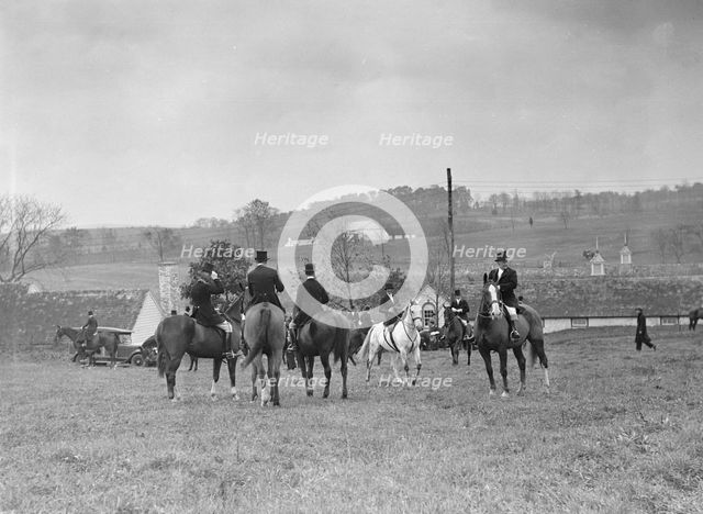 Cutting hunt, 1933 Nov. Creator: Arnold Genthe.
