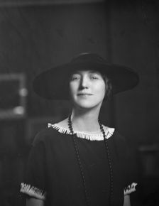 Cummings, Dorothy, Miss, portrait photograph, 1921 Creator: Arnold Genthe