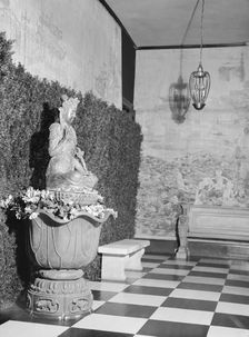 Cumming, Rose, residence interiors, 1931 Sept. Creator: Arnold Genthe