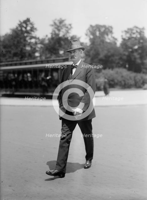 Cummins, Albert Baird, Governor of Iowa, 1902-1908; Senator, 1908-1926. Snap, 1917. Creator: Harris & Ewing.