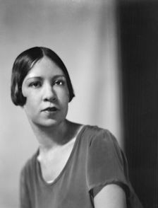 Cumner, Gwendolyn, Miss, portrait photograph, 1928 Creator: Arnold Genthe