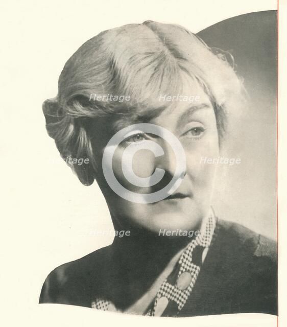 'Curtain call for Sybil Thorndike A Cocktail In Which Booth's Plays A Leading Part Receives An Enth Artist: Unknown.