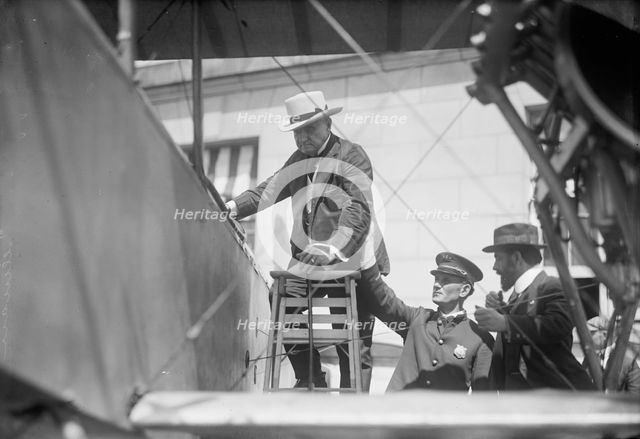 Curtiss Biplane 2 Engines, with Floats..., 1917. Creator: Harris & Ewing.