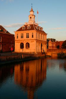 Custom House at dusk, Purfleet, Kings Lynn, Norfolk. Creator: Peter Thompson
