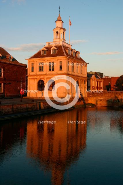 Custom House at dusk, Purfleet, Kings Lynn, Norfolk. Creator: Peter Thompson.