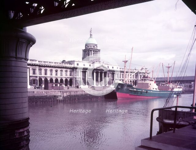 Custom House, Dublin, Ireland, c1955. Creator: Arthur Charles Kirby Ware.