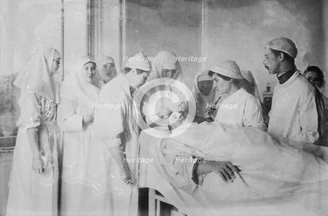 Czarina, Tatiana & Olga [her daughters], between c1910 and c1915. Creator: Bain News Service.