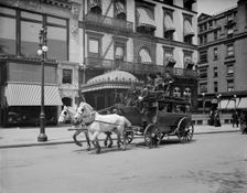 A 5th Ave. (Fifth Avenue) stage, New York, N.Y., between 1900 and 1910. Creator: Unknown