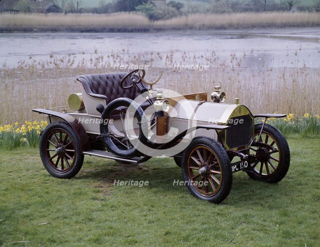 A 1909 Humber 8hp. Artist: Unknown
