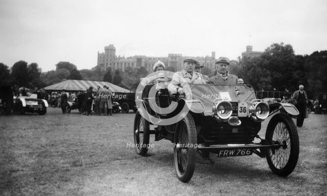 A 1902 Lanchester in the VCC Coronation Rally, Windsor, Berkshire, 1953. Artist: Unknown
