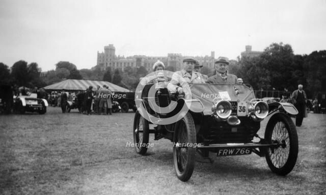 A 1902 Lanchester in the VCC Coronation Rally, Windsor, Berkshire, 1953. Artist: Unknown
