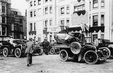 A 1903 Renault 10hp outside the Old Ship Hotel, Brighton, East Sussex, c1903