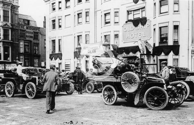 A 1903 Renault 10hp outside the Old Ship Hotel, Brighton, East Sussex, c1903. Artist: Unknown