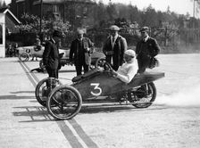 A 1914 Morgan at the starting line of a race, (1914?)