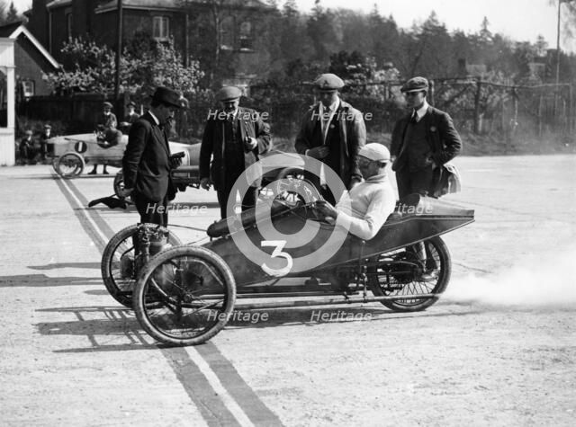 A 1914 Morgan at the starting line of a race, (1914?). Artist: Unknown