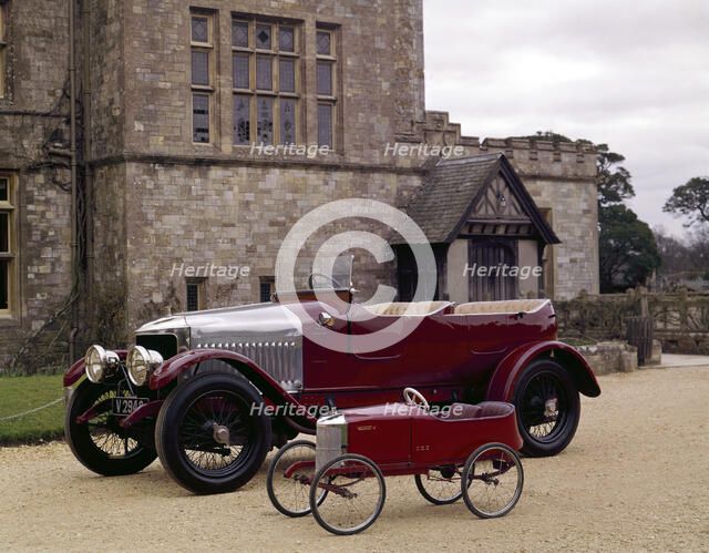 A 1915 Vauxhall Prince Henry. Artist: Unknown