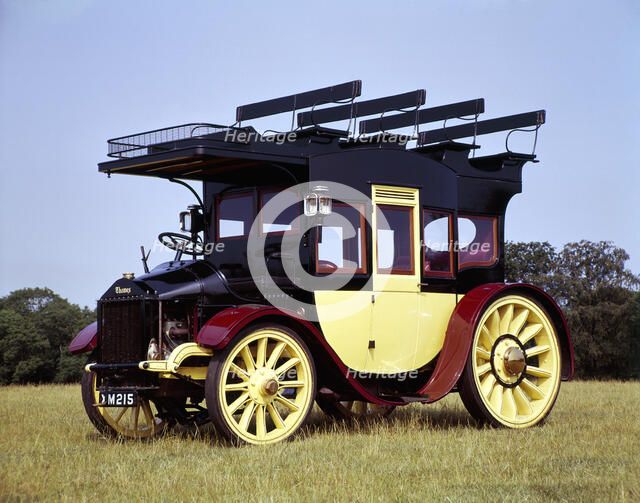 A 1913 Thames coach. Artist: Unknown