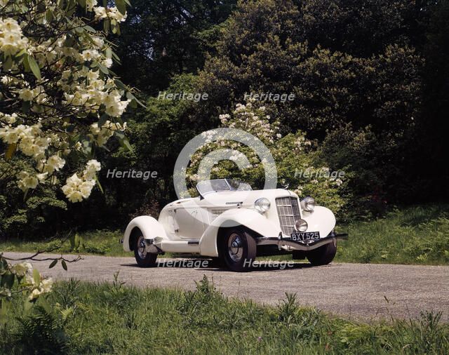A 1935 Auburn 851 Speedster. Artist: Unknown