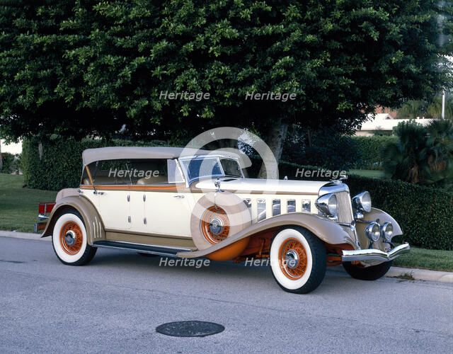 A 1933 Chrysler Custom Imperial. Artist: Unknown
