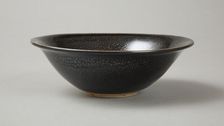 A 20th century copy of buff-bodied Cizhou-type bowl with oil spot glaze, 20th century
