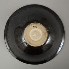 A 20th century copy of buff-bodied Cizhou-type bowl with oil spot glaze, 20th century