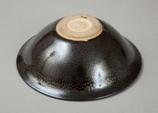 A 20th century copy of buff-bodied Cizhou-type bowl with oil spot glaze, 20th century