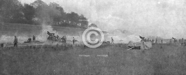 'A travers le champ de bataille; notre avance vers Lassigny: batterie francaise de 155 en..., 1918. Creator: Unknown.