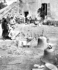 A travers le champ de bataille; une ferme de Breny, pres d'Oulchy-le-Chateau, ou les..., 1918. Creator: Unknown