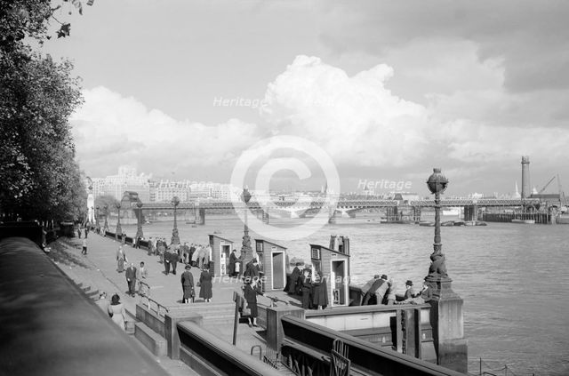 A view of Hungerford Bridge, London, c1945-1965. Artist: SW Rawlings
