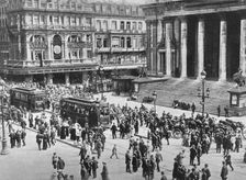 A view of the Bourse during the passage of the German troops 1914