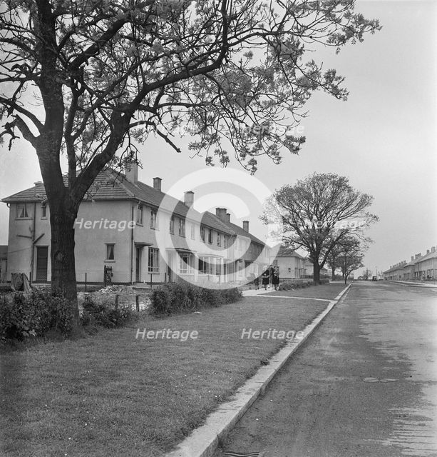 A view looking down a street of Easiform housing in Grimsby, Loncolnshire, 1948.  Creator: John Laing plc.