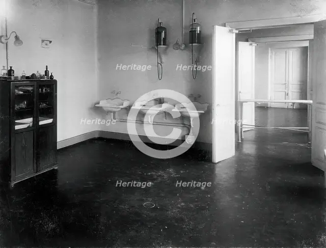 A washroom or operating room in the Physiological Laboratory either at the Institute of..., 1904. Creator: Unknown.