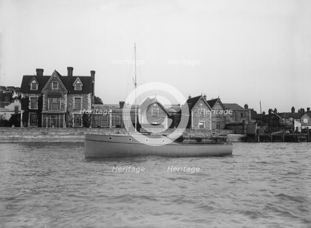 A Wolseley motor launch, 1913. Creator: Kirk & Sons of Cowes.