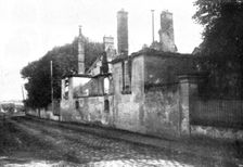 A Baron, pres de Nanteuil, la villa incendiee d'Alberic Magnard 1914. Creator: Unknown