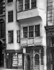 A bookshop and tobacconist's in the Strand, London, 1926-1927