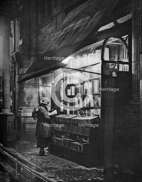 A bookshop in Bloomsbury, London, 1926-1927.Artist: HW Fincham