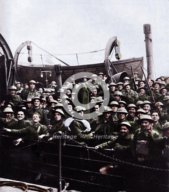 A boat of soldiers rescued from Dunkirk, 1940, (1945) Artist: Unknown.