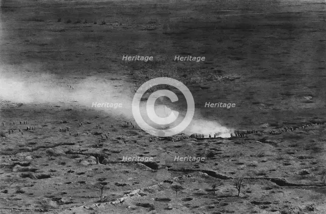 'A Cent Cinquante Metres au-dessus du Combat ; Notre vague d'assaut progresse ; au loin on voitfuir  Creator: Unknown.