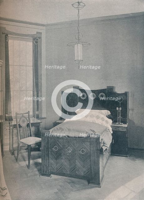 A child's bed designed by Peter Behrens, executed by TD Heymann, 1901. Artist: Unknown.