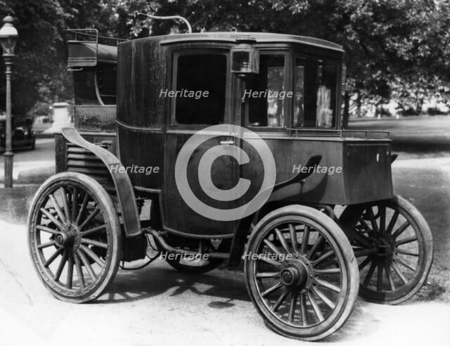 A Columbia Electric car, c1899. Artist: Unknown