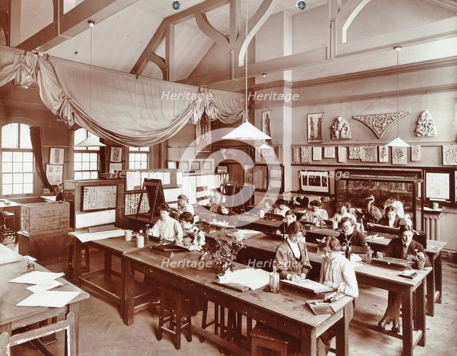 A class at the Camberwell School of Arts and Crafts, Southwark, London, 1907.  Artist: Unknown.